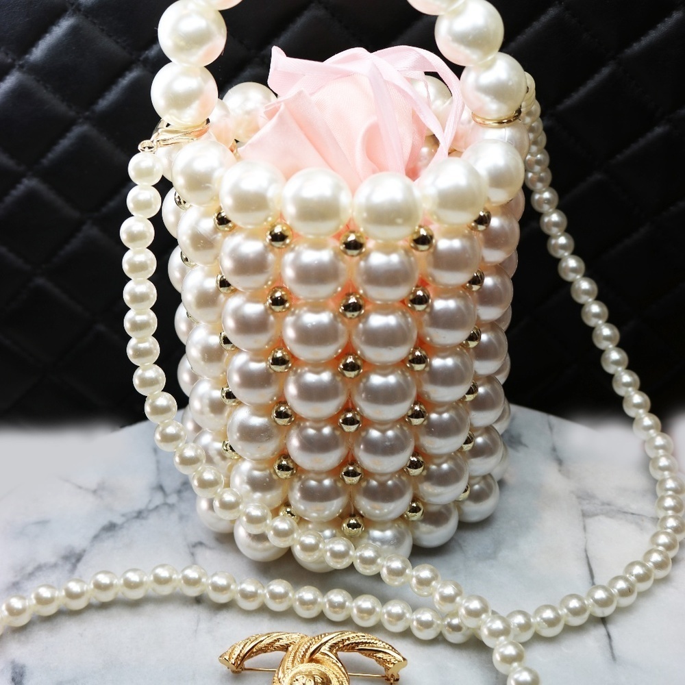 Host Pick! ๐ Gorgeous Pearl Bucket Mini Tote Haute Couture Handbag - Picture 8 of 16